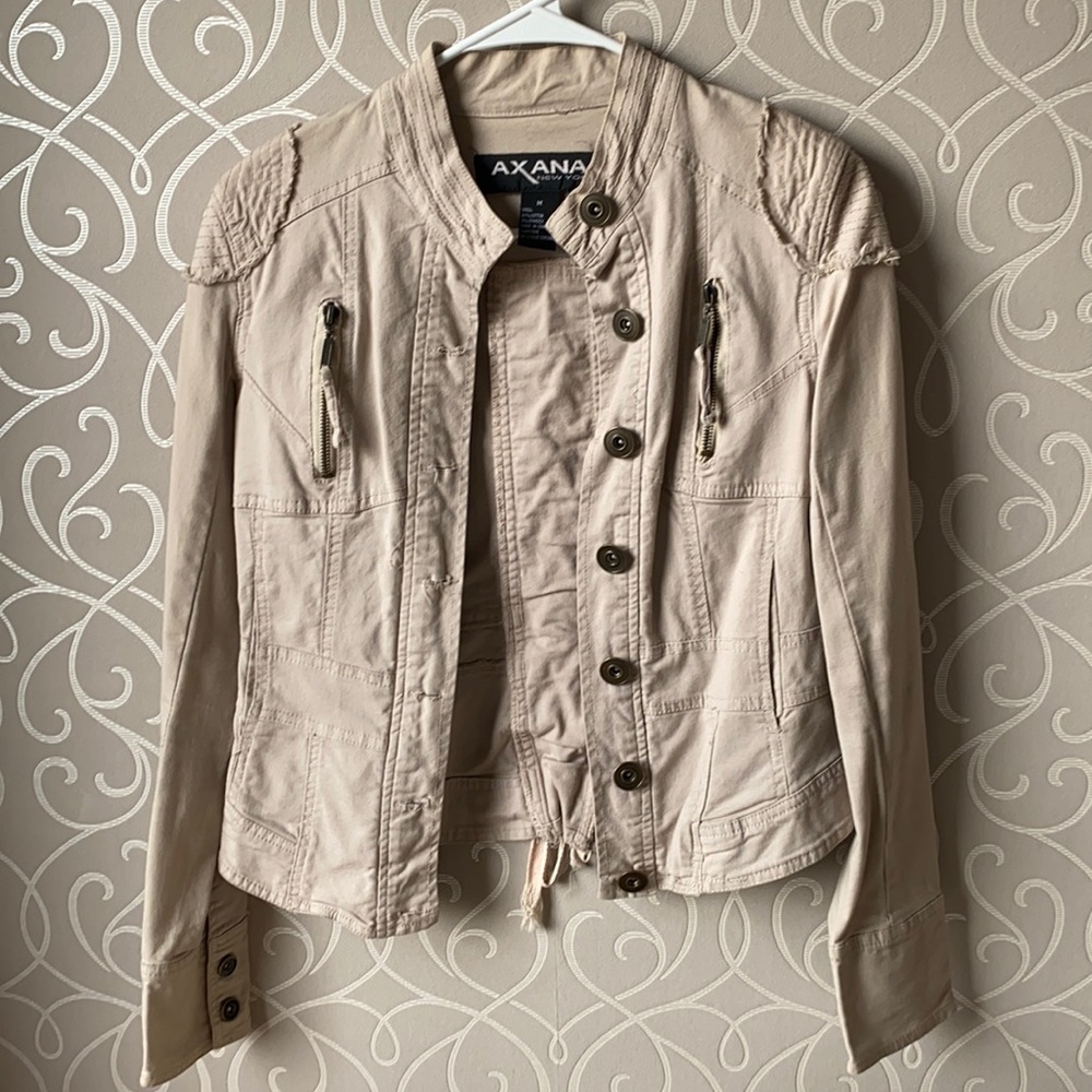 Super cute stretch jacket